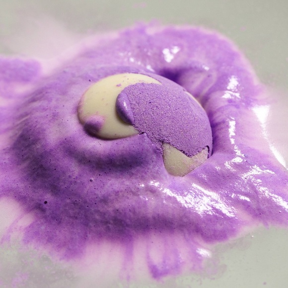 LUSH Dreamland Giftset - Picture 4 of 7